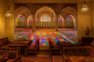 پوستر دیواری طرح نور و رنگ ایرانی