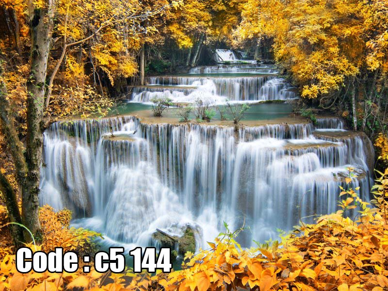 پوستر دیواری سه‌بعدی آبشار پلکانی در جنگل پاییزی