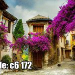 پوستر دیواری کوچه سنگفرش با گل‌های بنفش | حال‌وهوای روستایی اروپایی