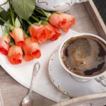پوستر دیواری قهوه و گل رز با حس آرامش و لطافت