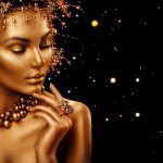 پوستر دیواری بانوی طلایی با جواهرات درخشان