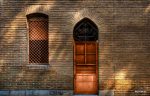 پوستر دیواری سنتی درب و پنجره آجری با حس نوستالژی