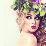پوستر دیواری زن با گل