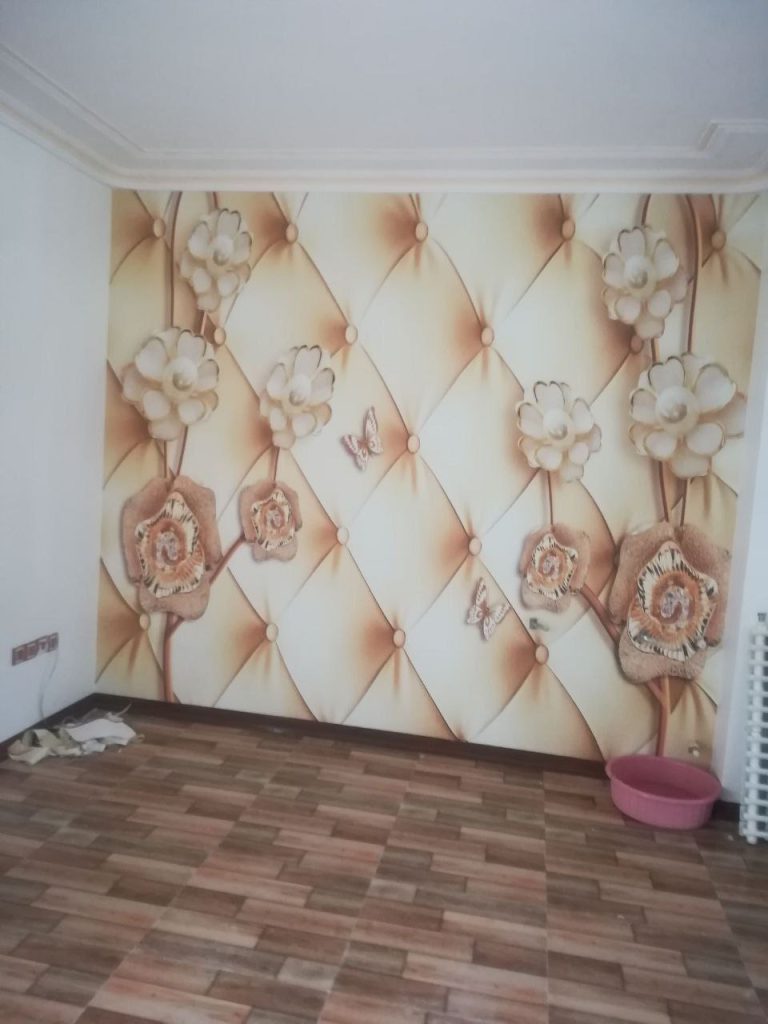 پوستر دیواری سه بعدی طرح گل مصنوعی و پروانه طلایی