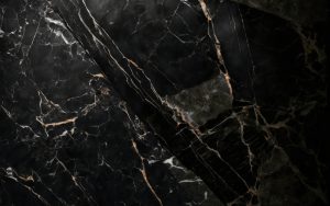 پوستر دیواری طرح سنگ مشکی رگه طلایی