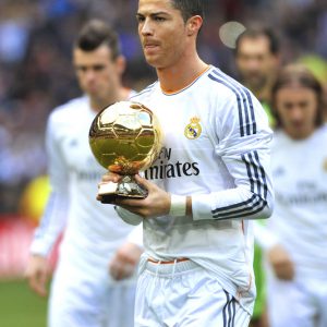 پوستر دیواری طرح رونالدو و توپ طلا