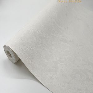 کاغذ دیواری سفید طرح پتینه با بافت لطیف و اکلیل ریز نقره‌ای